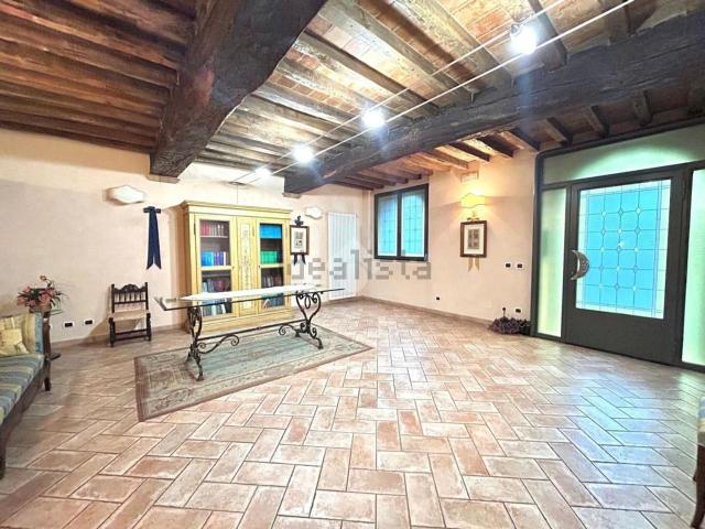 Appartamento in vendita di 128 m² in Via Case Grosse