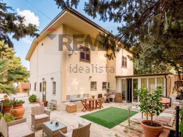 Appartamento in vendita di 128 m² in Via Chiesazza Sperone, 9