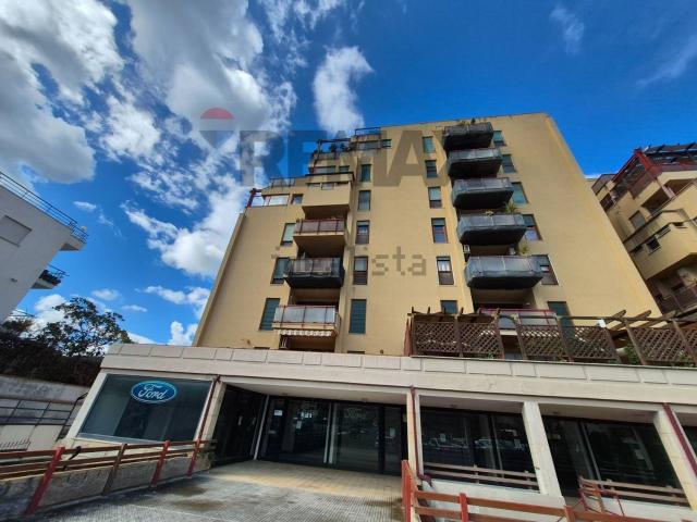 Appartamento in vendita di 128 m² in Via Città di Palermo, 169