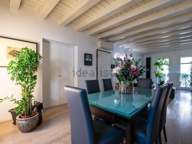 Appartamento in vendita di 128 m² in Via Acquette