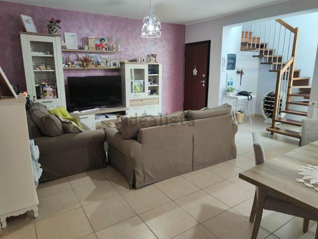 Appartamento in vendita di 128 m² in Via Alcide De Gasperi, 12