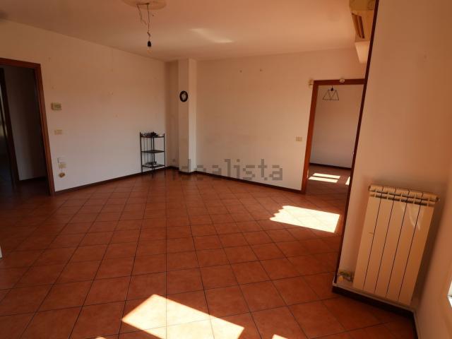 Appartamento in vendita di 128 m² in Via Aldo Camporese