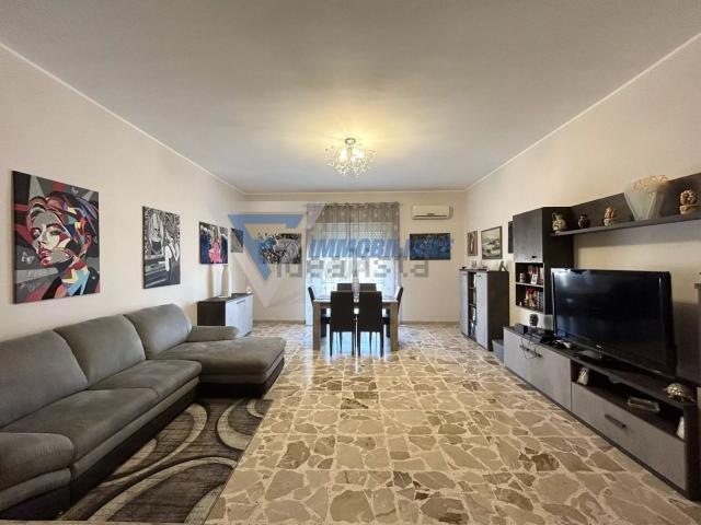 Appartamento in vendita di 128 m² in Via Augusta