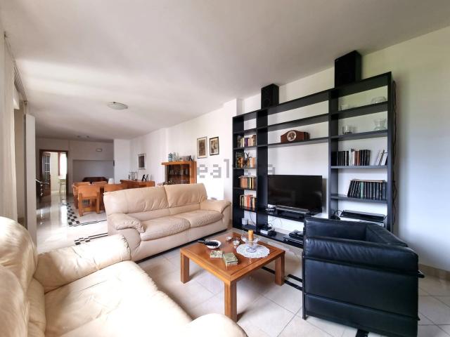 Appartamento in vendita di 128 m² in Via Bertoloni, 35