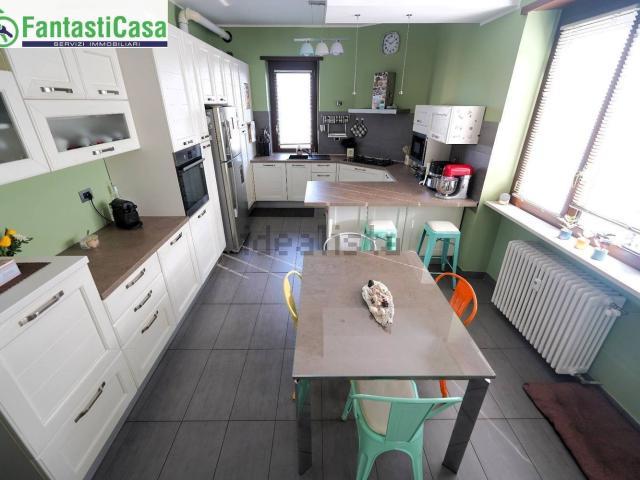 Appartamento in vendita di 128 m² in Via Gaetano Donizetti, 4