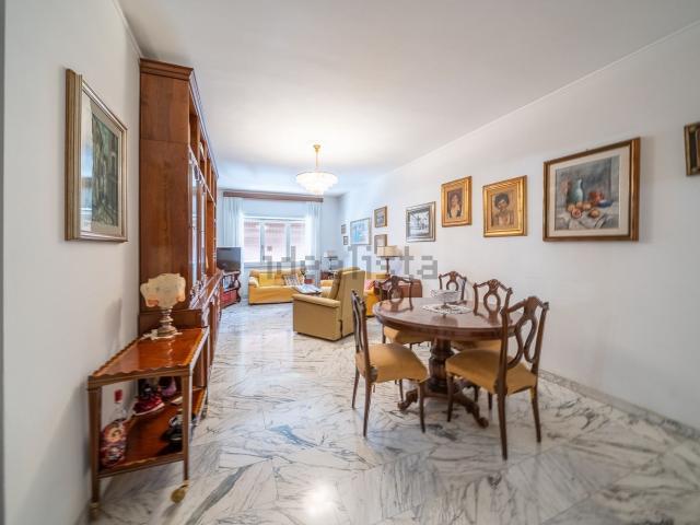 Appartamento in vendita di 128 m² in Via Giovan Battista Gandino