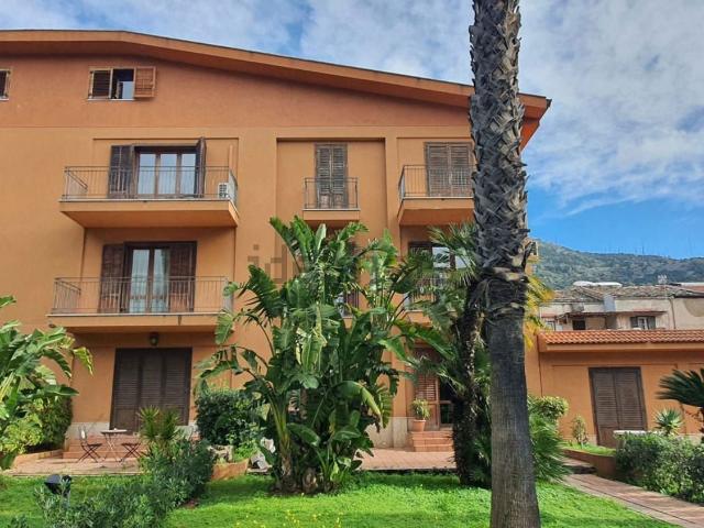 Appartamento in vendita di 128 m² in Via dei Quartieri