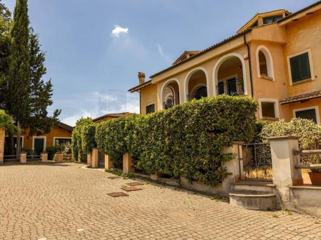 Appartamento in vendita di 128 m² in Via della Selciatella