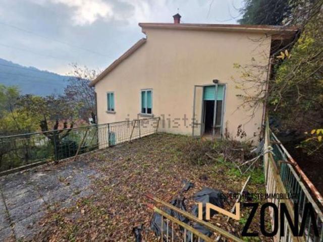Appartamento in vendita di 128 m² in Via della Quercia, 40