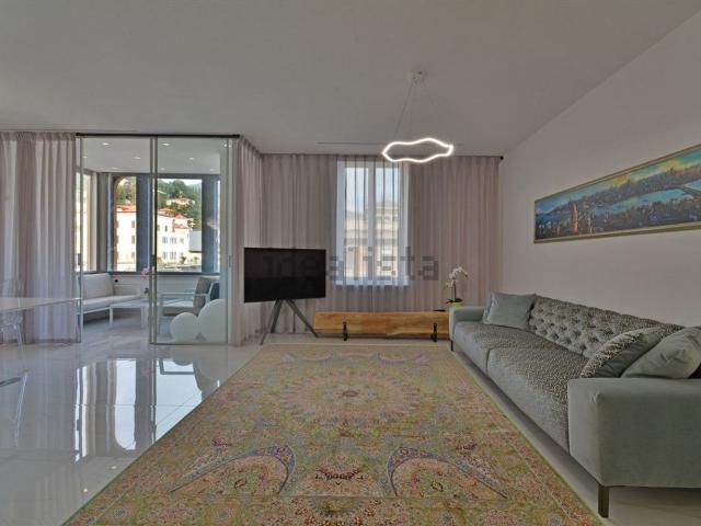 Appartamento in vendita di 128 m² in Via Enrico Robutti, 7
