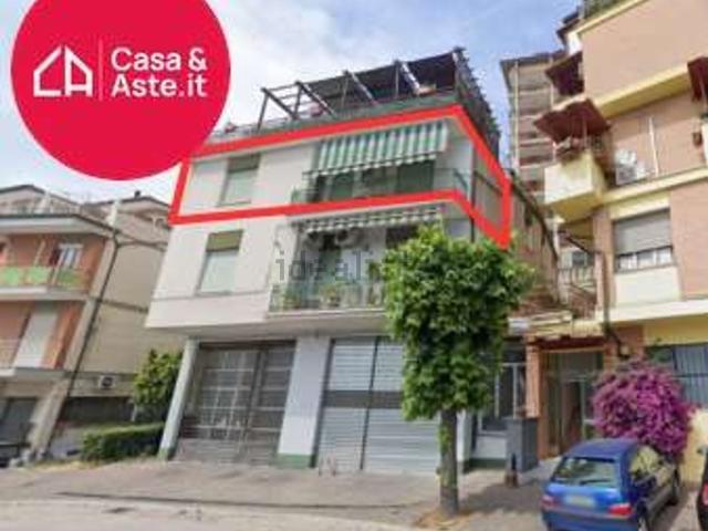 Appartamento in vendita di 128 m² in Via Elpidiense Nord, 126