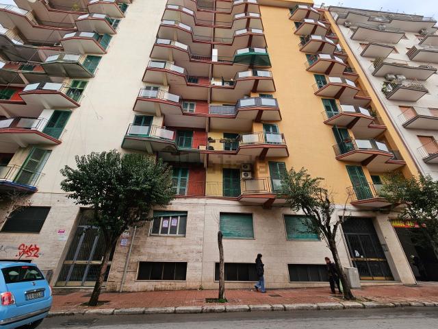 Appartamento in vendita di 128 m² in Via Japigia, 1