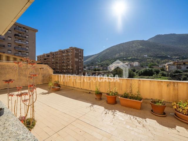 Appartamento in vendita di 128 m² in Via Olindo Guerrini, 28