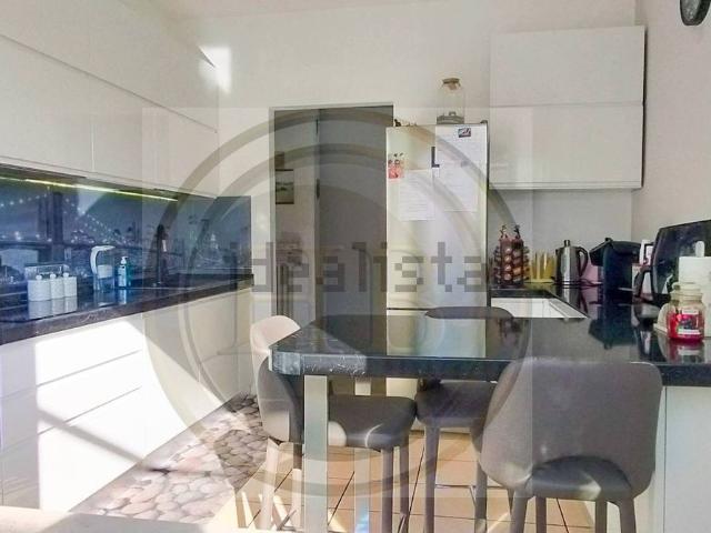 Appartamento in vendita di 128 m² in Via Libertà, 10