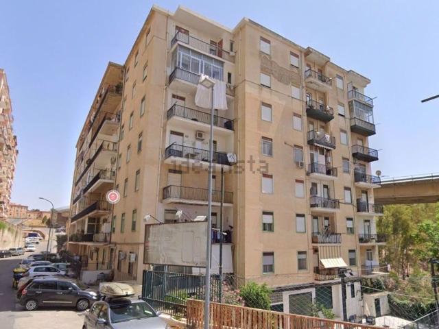 Appartamento in vendita di 128 m² in Via M. Caruso Lanza, 7