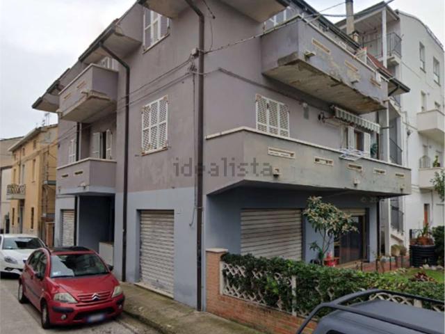 Appartamento in vendita di 128 m² in Via Modena