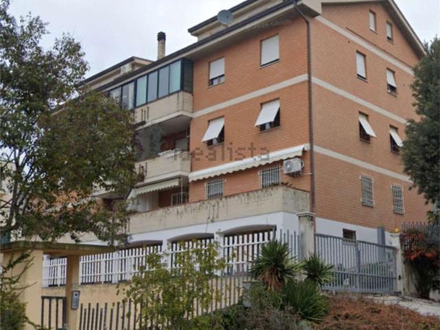Appartamento in vendita di 128 m² in Via Molise, 1