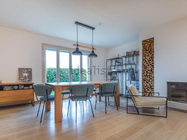 Appartamento in vendita di 128 m² in Via monte cinto, 12