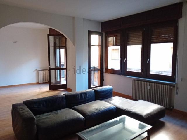 Appartamento in vendita di 128 m² in Via Matteo Bandello