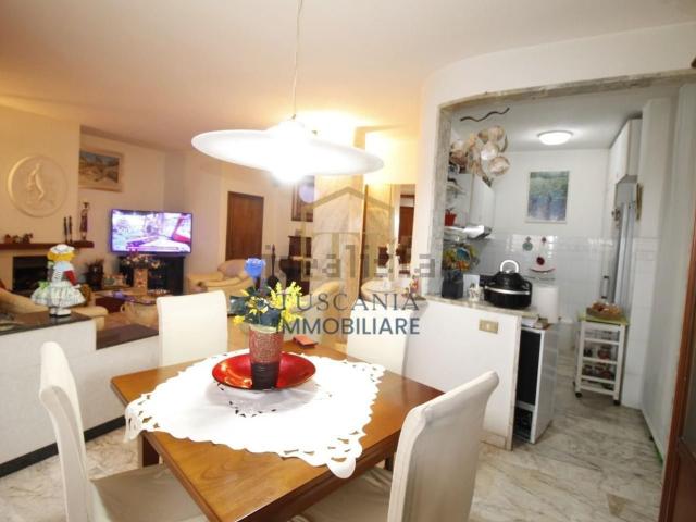 Appartamento in vendita di 128 m² in Via Sicilia, 53034