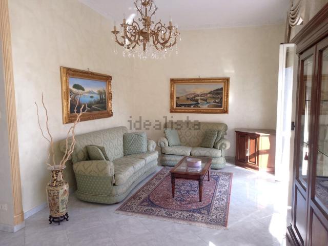 Appartamento in vendita di 128 m² in Via Ugo Foscolo, 6