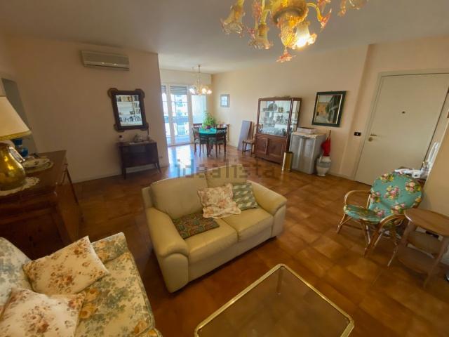 Appartamento in vendita di 128 m² in Via Viterbo