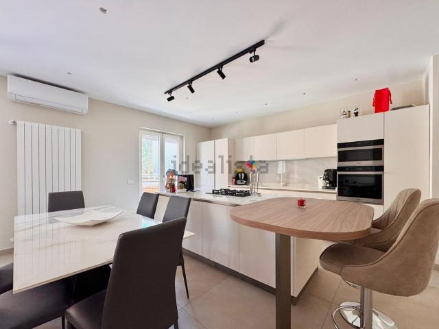 Appartamento in vendita di 128 m² in Via Vicinale San Donato, 106