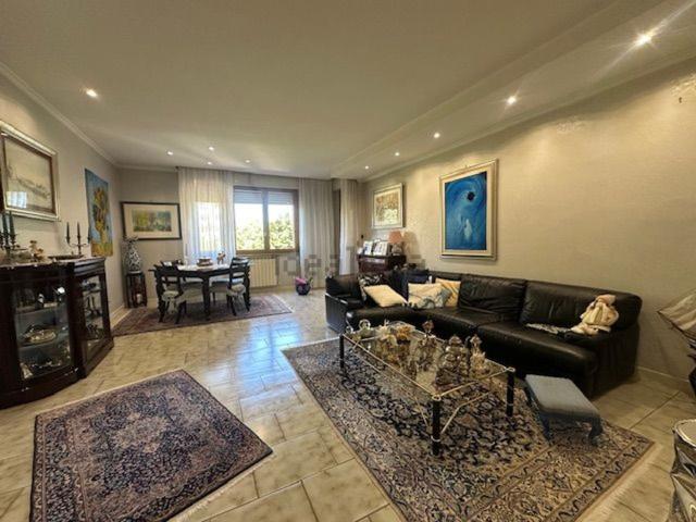 Appartamento in vendita di 128 m² in Viale Moliere