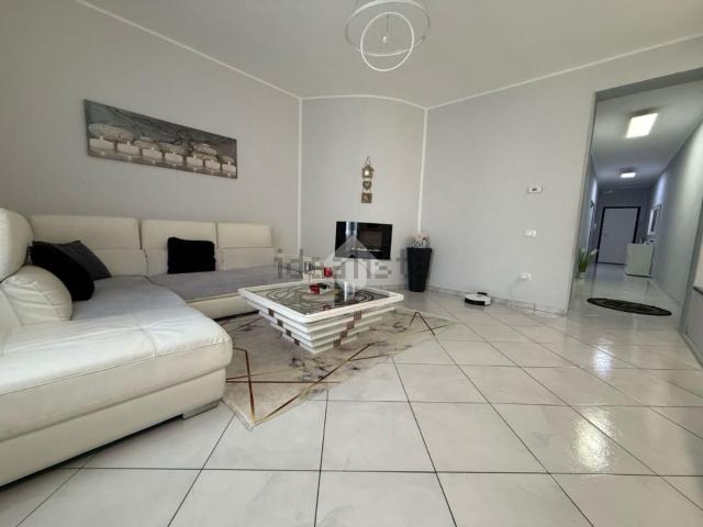 Appartamento in vendita di 128 m² in Corso del Popolo, 70