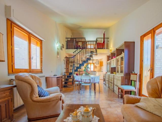 Appartamento in vendita di 128 m² in Strada di Scacciapensieri, 53100