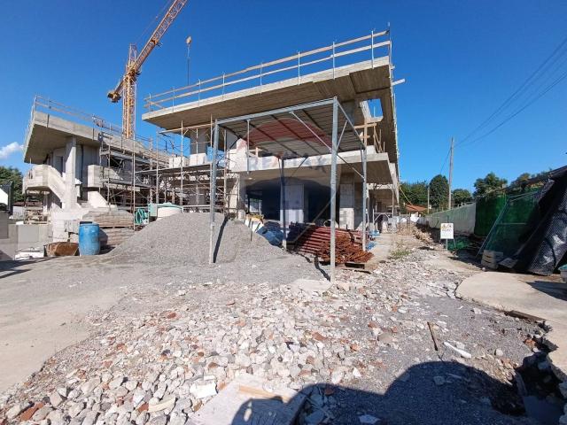 Appartamento in vendita di 129 m² in Via Cesare Battisti
