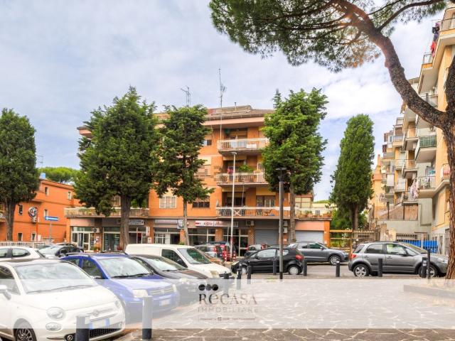 Appartamento in vendita di 129 m² in Via Andrea Barbazza, 56