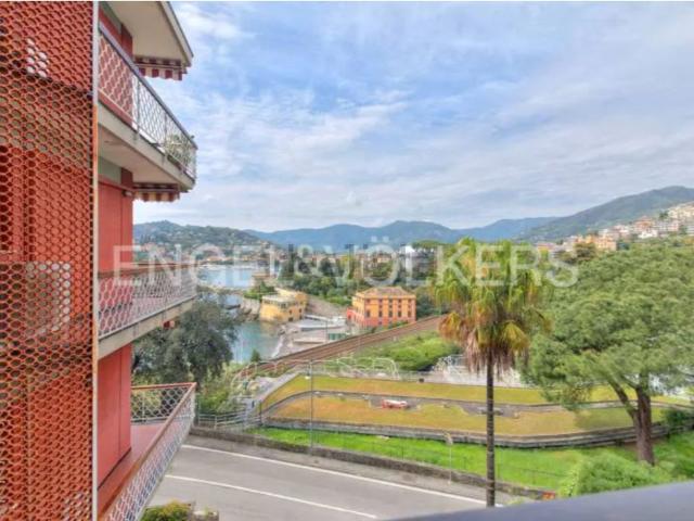 Appartamento in vendita di 129 m² in Via Aurelia Orientale