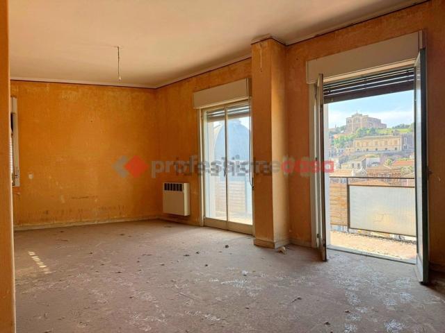 Appartamento in vendita di 129 m² in Via Battiati, 17