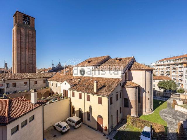 Appartamento in vendita di 129 m² in Via Brandolini D&apos Adda, 20