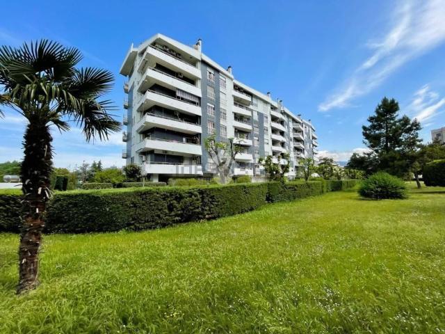 Appartamento in vendita di 129 m² in Via Gioacchino Rossini, 192
