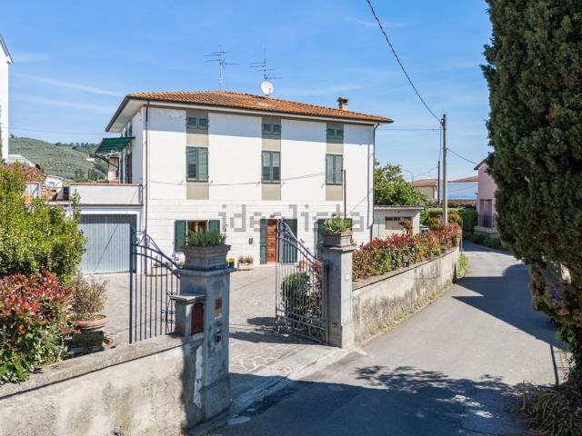 Appartamento in vendita di 129 m² in Via della Pescaia, 5