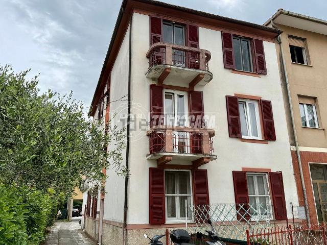 Appartamento in vendita di 129 m² in Via Divisione Coduri, 11