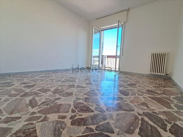 Appartamento in vendita di 129 m² in Via Enrico Labini