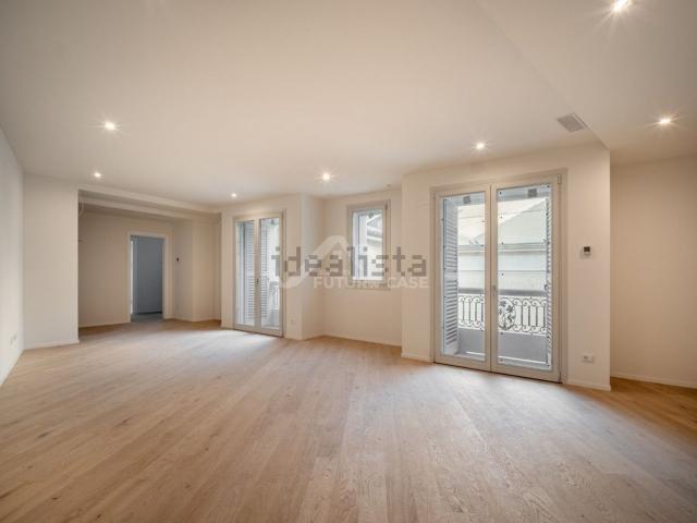 Appartamento in vendita di 129 m² in Via Francesco Crispi