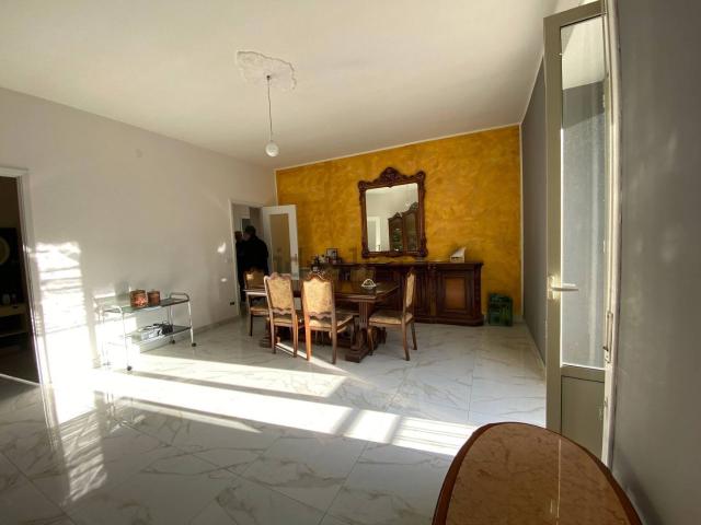 Appartamento in vendita di 129 m² in Via Socrate, 5