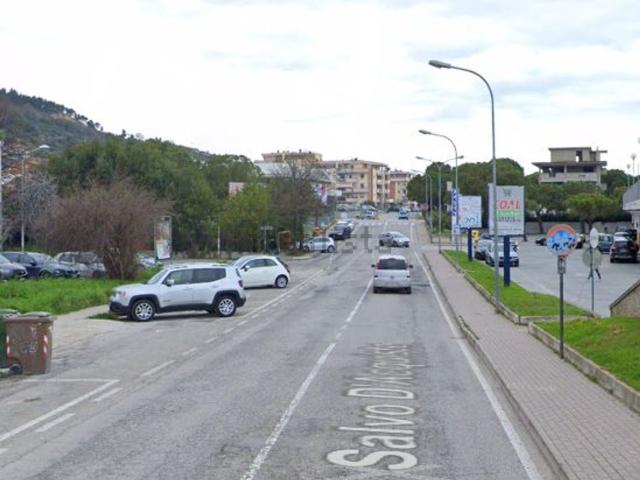 Appartamento in vendita di 129 m² in Via Salvo D&apos Acquisto
