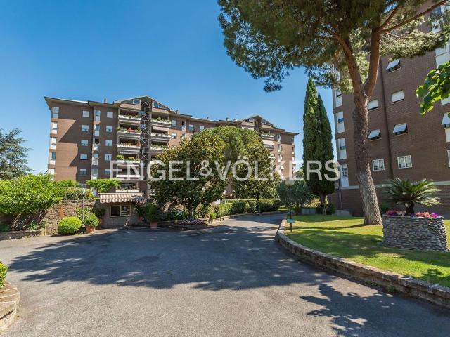 Appartamento in vendita di 129 m² in Via Sandro Giovannini