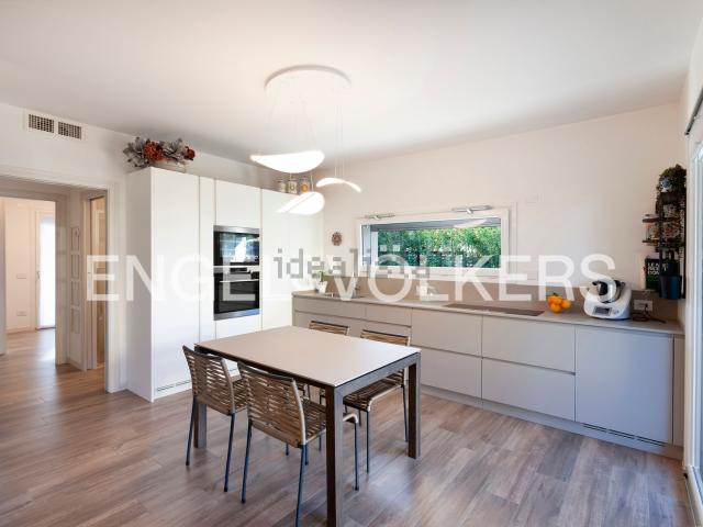 Appartamento in vendita di 129 m² in Via Pastore