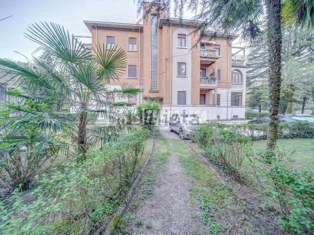 Appartamento in vendita di 129 m² in Via per Lonate, 22