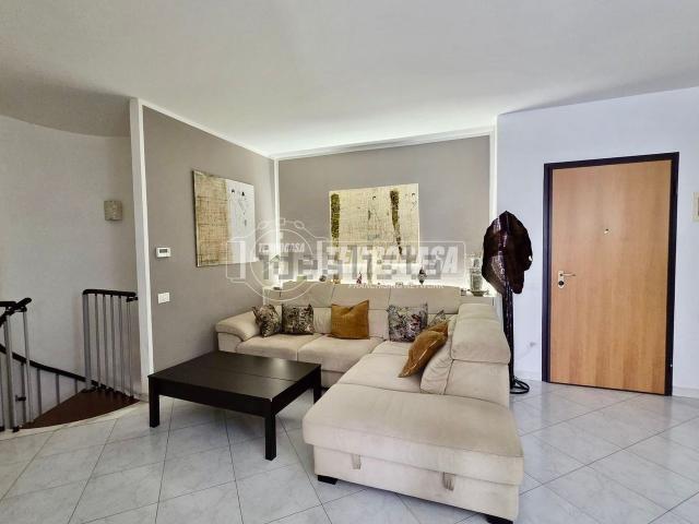 Appartamento in vendita di 129 m² in Via Tamerici, 1
