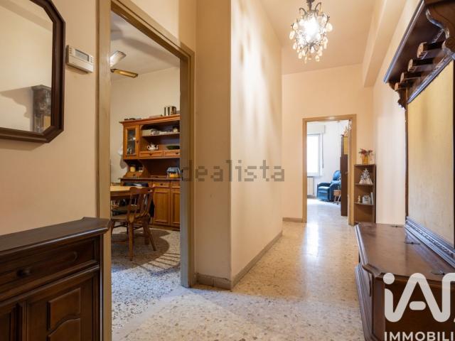 Appartamento in vendita di 129 m² in Via Urbino, 9