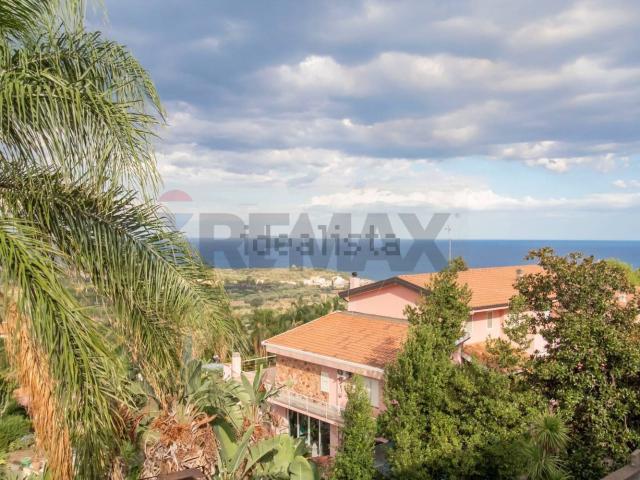 Appartamento in vendita di 129 m² in Via Vampolieri, 8
