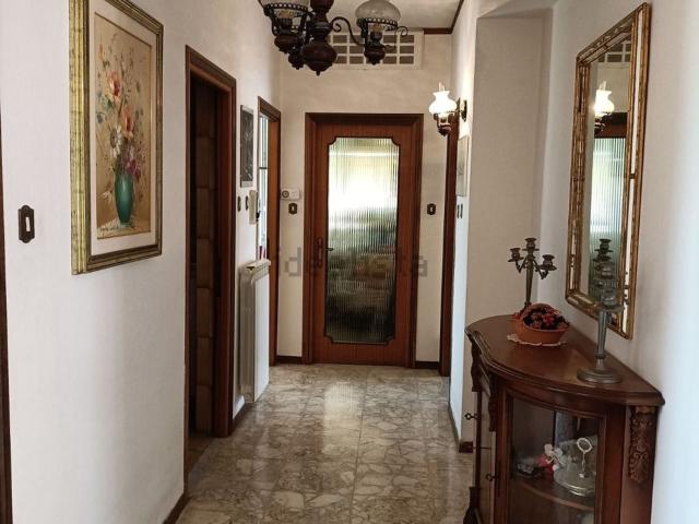 Appartamento in vendita di 129 m² in Via Vignola