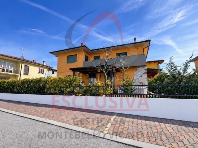 Appartamento in vendita di 129 m² in Via Vignale, 11